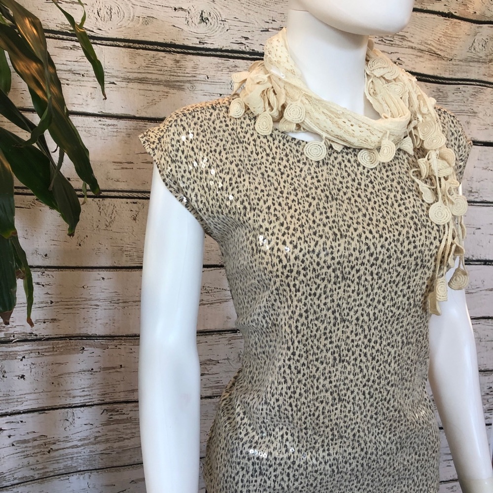 HOST PICK!! - Ann Taylor LOFT Sequin Print Top